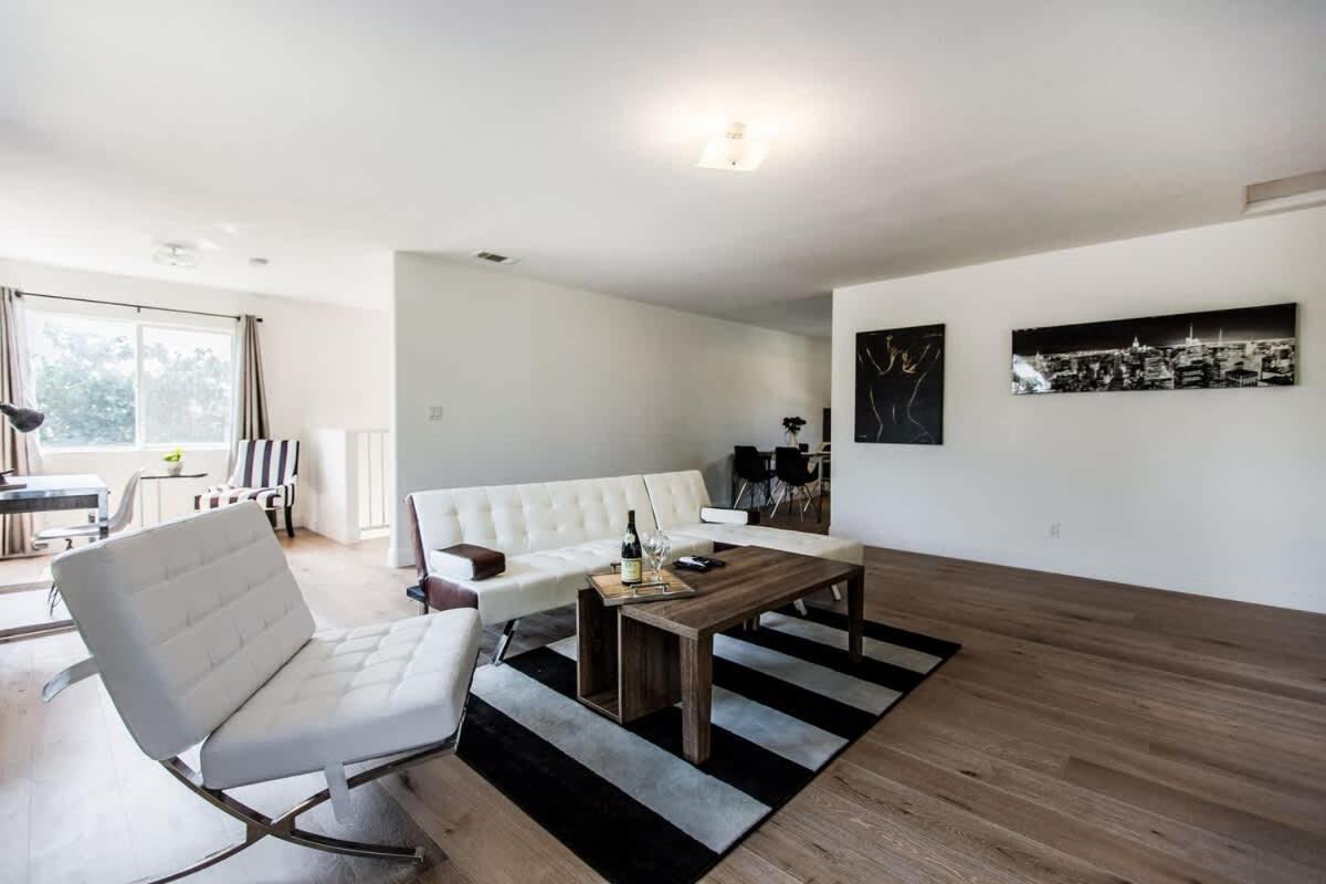 Gated 6 Bedrooms Prime La Los Angeles
