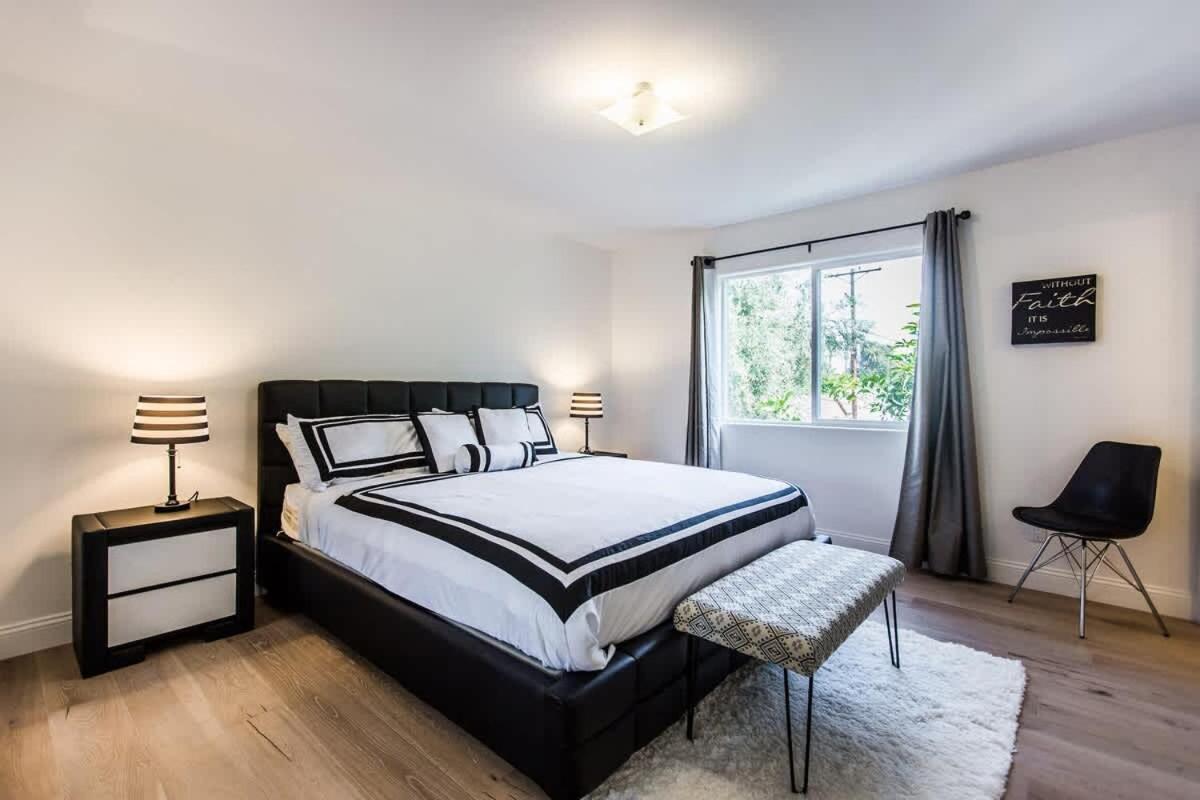 Gated 6 Bedrooms Prime La Hébergement de vacances Los Angeles